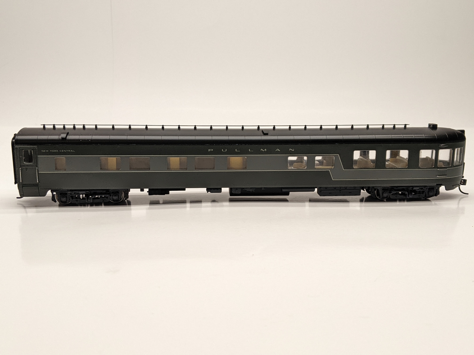 Walthers 1:87 HO NYC deals 20th Century Kitchen Dormitory Model Train Car 932-9318