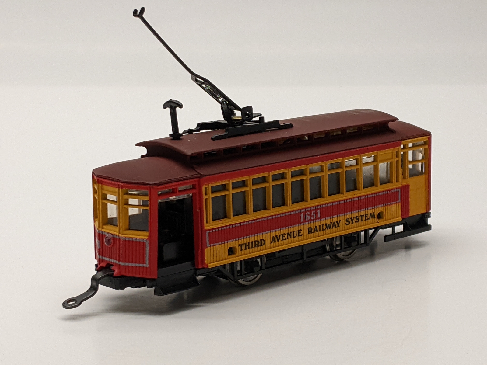 AHM 5301 HO Birney Trolley - Third Avenue Railway System #1651 For 